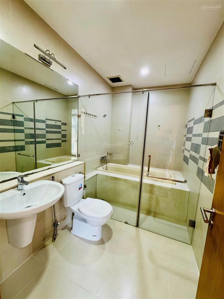 Cho thuê biệt thự lucasta 28tr gần liên phường, bưng ông thoàn 240m2.  0901 193 ***