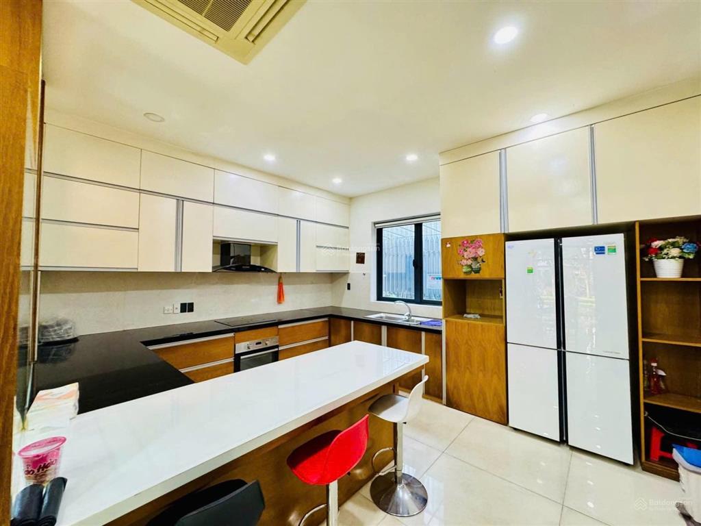 Cho thuê biệt thự lucasta 28tr gần liên phường, bưng ông thoàn 240m2.  0901 193 ***