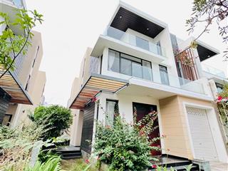 Cho thuê biệt thự lucasta 28tr gần liên phường, bưng ông thoàn 240m2.  0901 193 ***