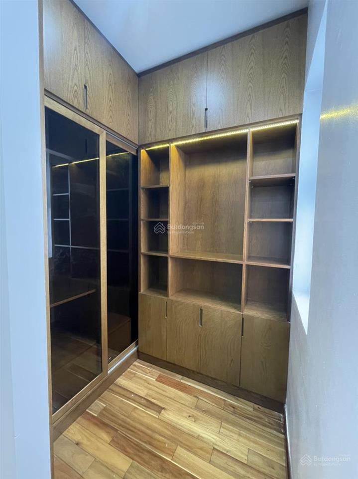 Cho thuê nhà rio vista từ 16tr gần gia hòa, đỗ xuân hợp 5x15m 3 lầu 4pn, gara.  0901 193 ***