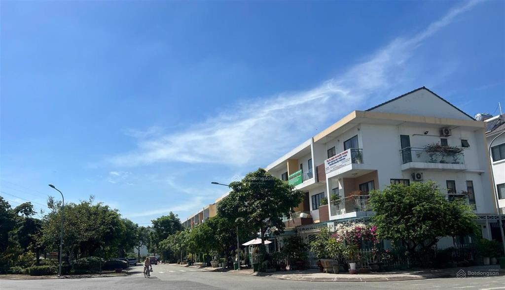Cho thuê nhà river park 5x15m 3l4pn từ 15tr gần liên phường, đỗ xuân hợp.  0901 193 ***