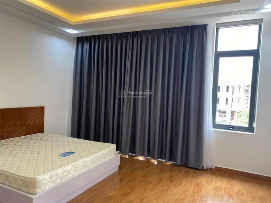 Cho thuê nhà mặt tiền gần liên phường, đỗ xuân hợp 5x18m 3l4pn sân thượng.  0901 193 ***