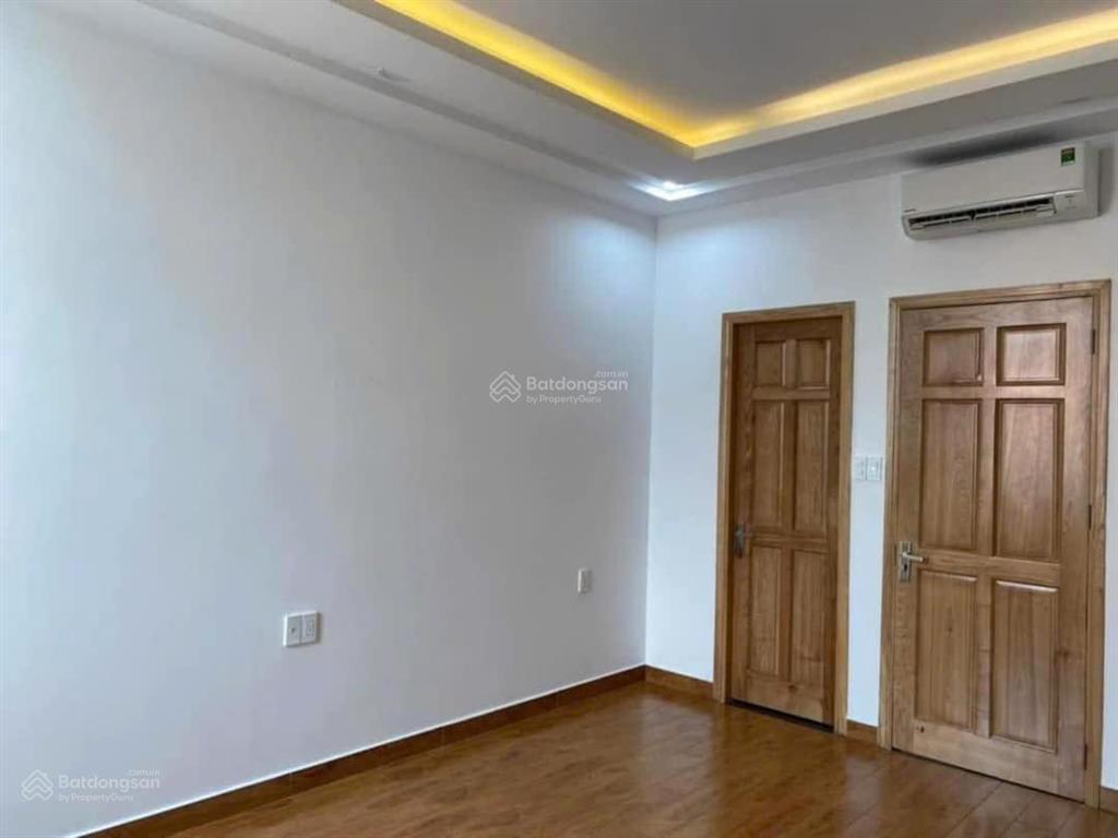 Cho thuê nhà mặt tiền gần liên phường, đỗ xuân hợp 5x18m 3l4pn sân thượng.  0901 193 ***