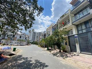 Cho thuê nhà mặt tiền gần liên phường, đỗ xuân hợp 5x18m 3l4pn sân thượng.  0901 193 ***