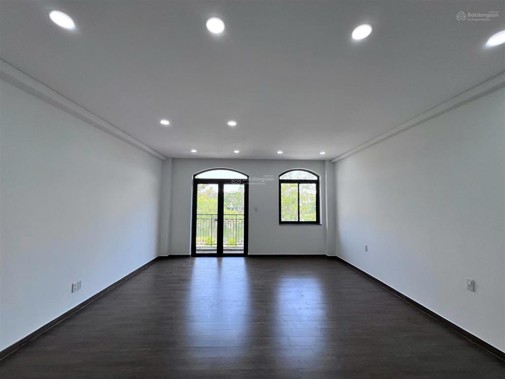 Cho thuê nhà 2 lầu 4pn 100m2 16tr gần đ xuân hợp, liên phường, globalcity.  0901 193 ***