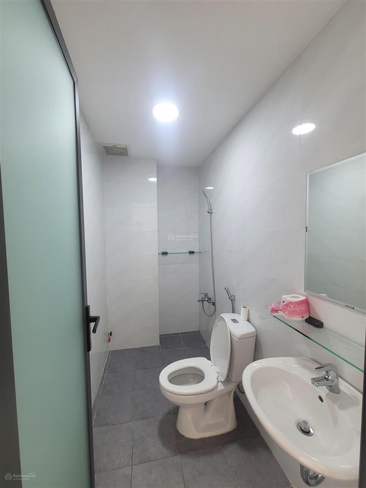 Cho thuê nhà 15tr 5x16m 3 lầu, gara rộng gần khu vực đỗ xuân hợp, cầu năm lý.  0901 193 ***