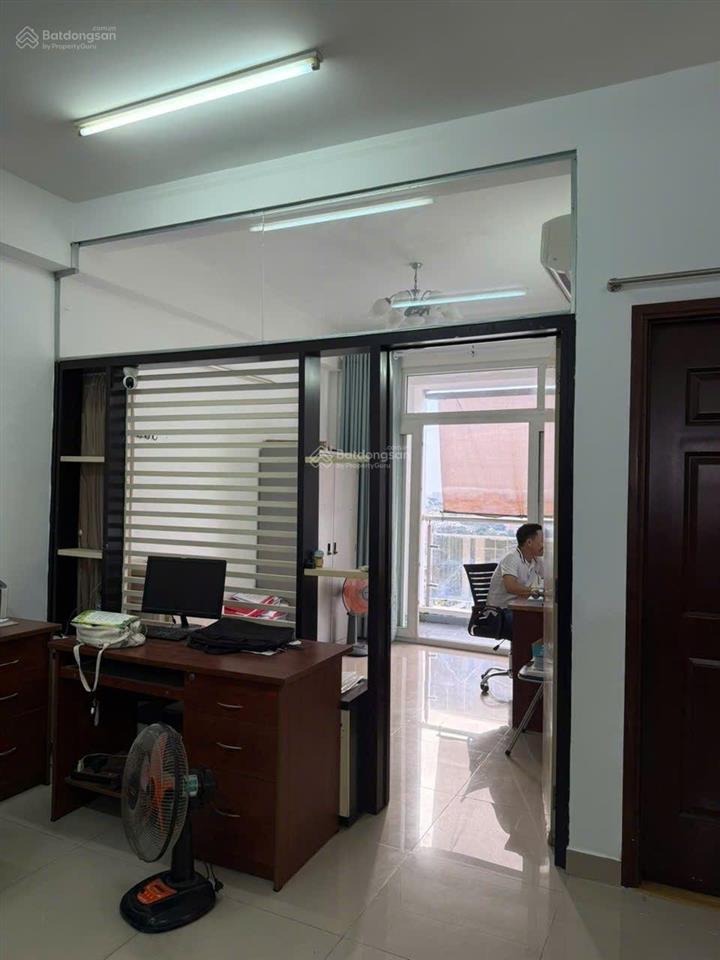 Bán gấp cc phú đạt , 2pn 1wc lầu cao thoáng có ban công