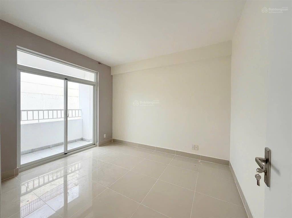 Bán gấp chung cư 1050 2pn 2wc, view siêu thoáng, sồ hồng đầy đủ