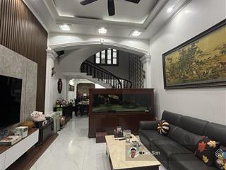 Bán nhà độc lập dân xây tại văn cao, 91,2m2 4 tầng, có sân cổng riêng, đường 10m, giá 8,5 tỷ