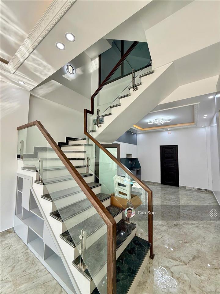 Bán nhà dân xây độc lập phương lưu, 48m2 4 tầng, 4 ngủ, ô tô đỗ gần nhà, có sân sau, giá 3,55 tỷ