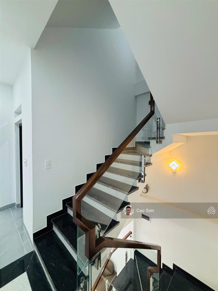 Bán nhà mặt ngõ 8m phương lưu, ngõ rộng 8m ô tô đỗ cửa, 42m2 4 tầng xây mới, giá 4,55 tỷ