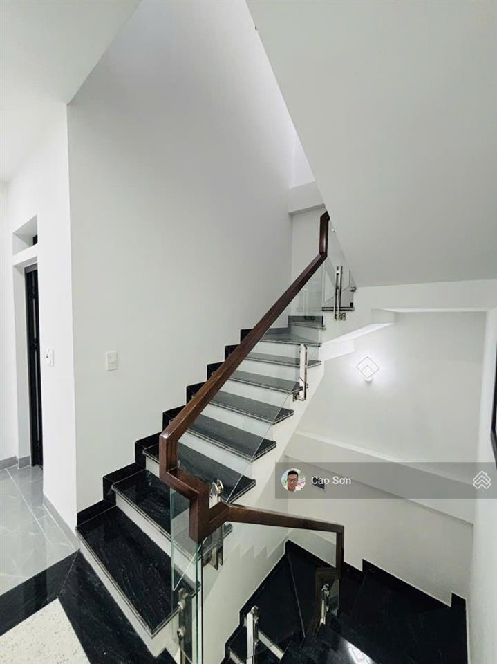 Bán nhà mặt ngõ 8m phương lưu, ngõ rộng 8m ô tô đỗ cửa, 42m2 4 tầng xây mới, giá 4,55 tỷ