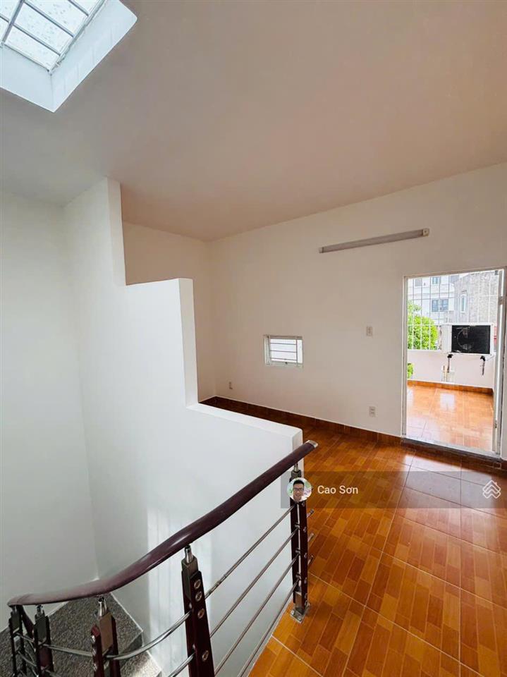Bán nhà riêng có sân tại đằng hải, 43m2 3 tầng 3 ngủ, ô tô nhỏ tận cửa, ngõ cao thoáng, 2,35 tỷ