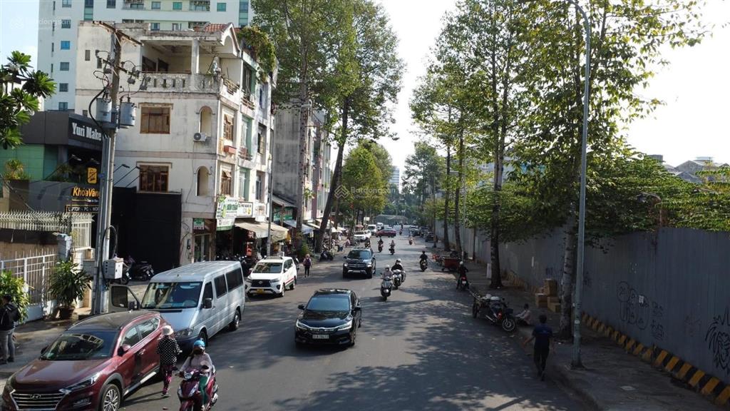 Xuống thêm 10 tỷ ngộp bank bán gấp lô đất 9x25m phan đình phùng giá 52 tỷ ctxd hầm 8 tầng