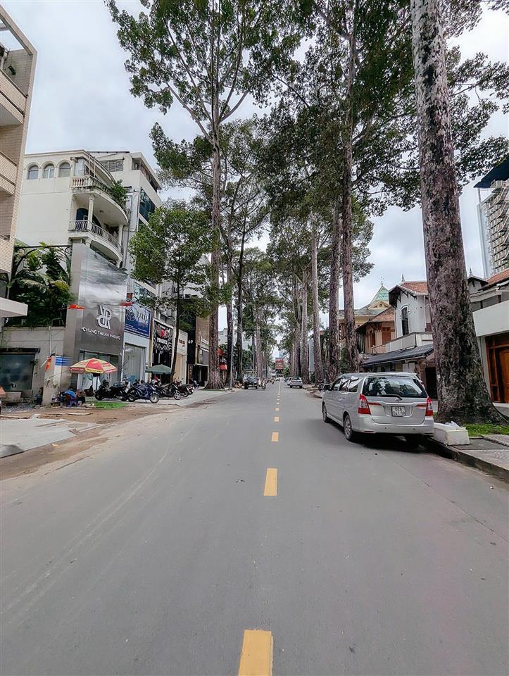 Bán khuôn đất xây tòa nhà đường nguyễn thị thập diện tích 10x30m ctxd hầm 8 tầng giá 68 tỷ