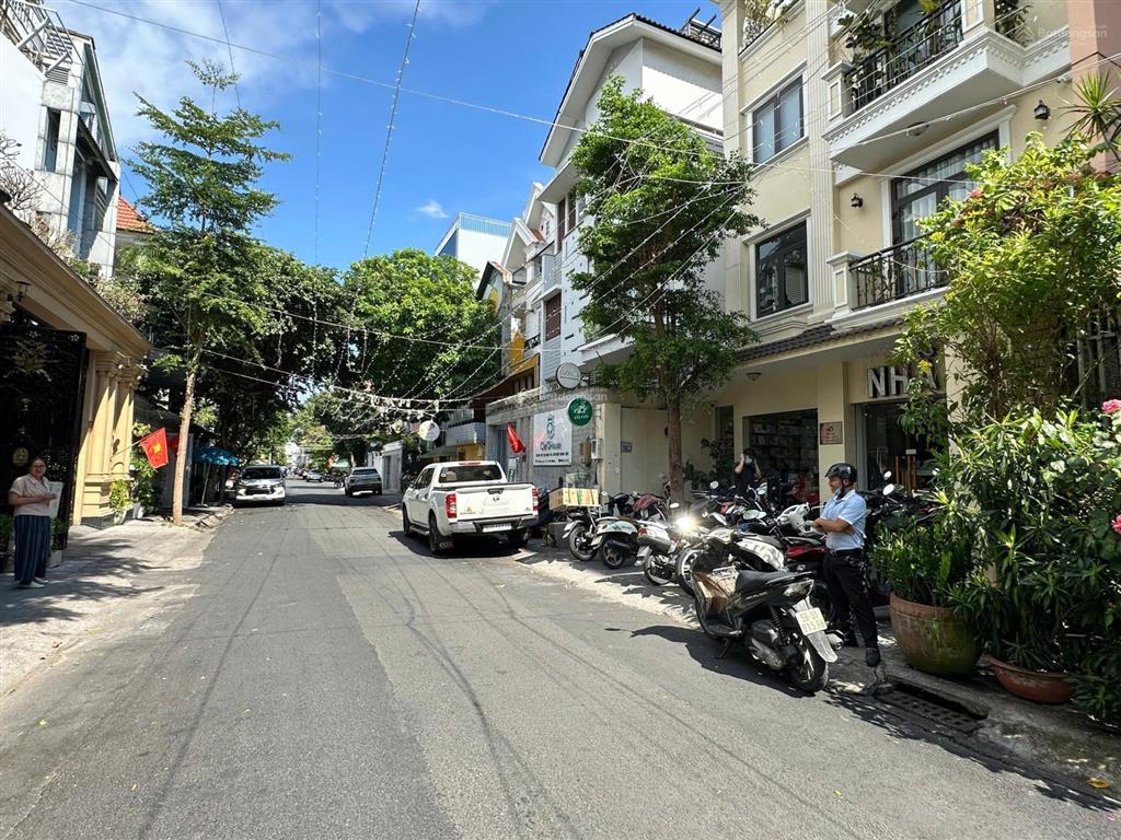 Giảm 5 tỷ bán biệt thự đường hoa lan p. 2 phú nhuận 8x18m kc hầm 4 tầng giá 48.5 tỷ