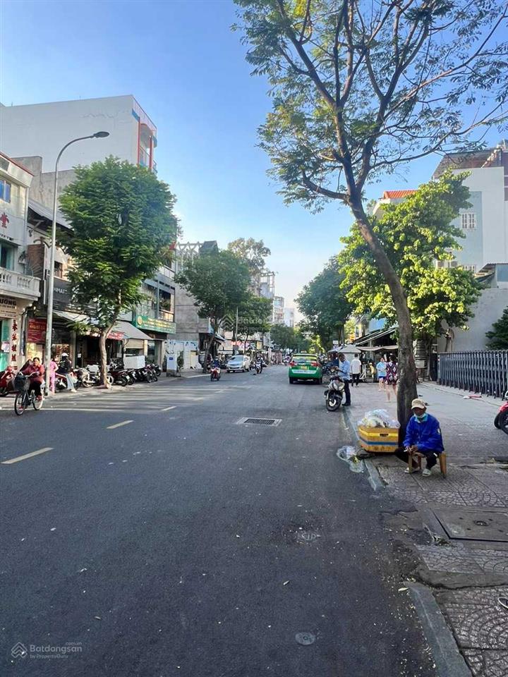 Bán tòa chdv ung văn khiêm p25 bình thạnh, doanh thu 337tr/tháng hầm 7 tầng 62 phòng, giá 36 tỷ