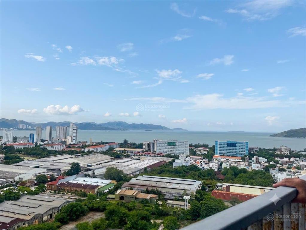 Bán căn 2pn ph nha trang tòa b, 62,7m², tầng cao view biển, full đồ, giá 2,3 tỷ