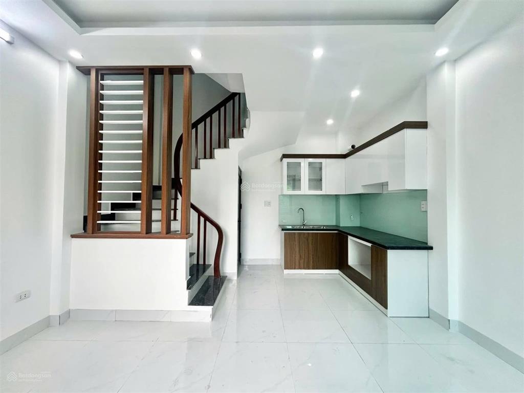 Nhỉnh 5 tỷ, nhà mới đón tết bắc từ liêm, hà nội. dt 30m2, 5 tầng, 03 ngủ vs khép kín...