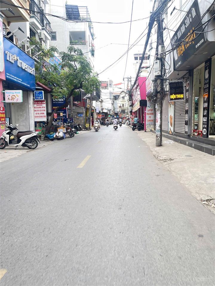 Nhỉnh 8 tỷ có nhà 04 tầng, 32m2, mặt phố kinh doanh lê văn hiến, ngay học viện tài chính...