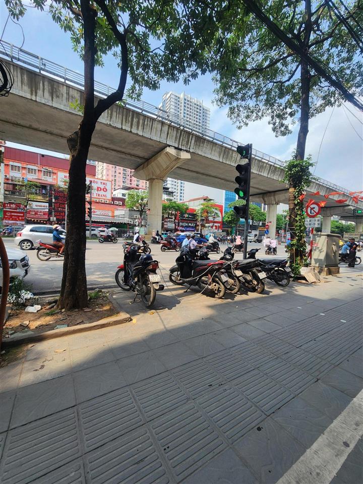 Bán liền kề giãn dân tân xuân, đông ngạc, phạm văn đồng, hà nội, đường 02 làn, vỉa hè rộng...