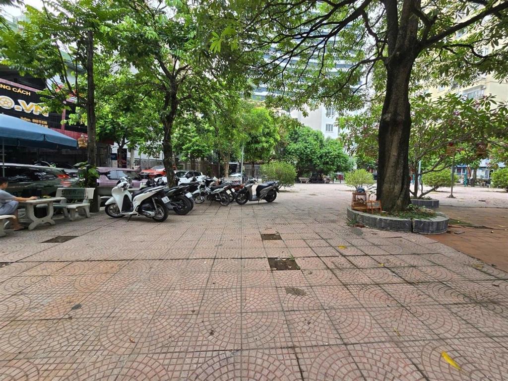 Bán siêu phẩm liền kề 05 tầng, đỗ nhuận, công viên hòa bình, phạm văn đồng, vỉa hè, ô tô tránh...
