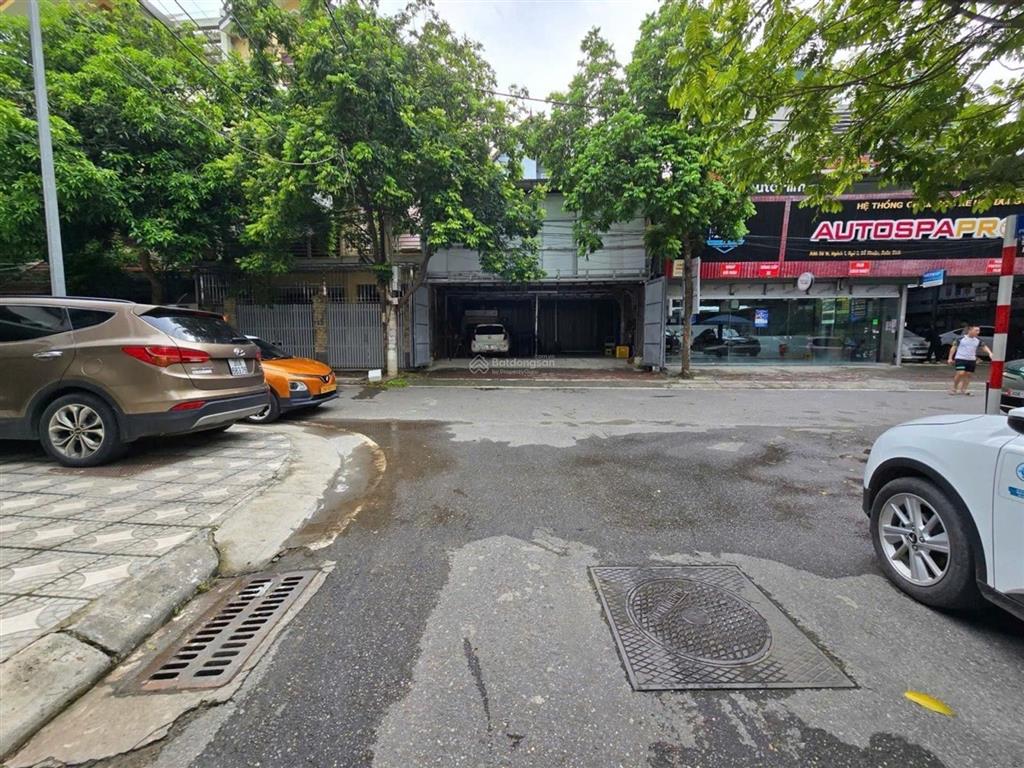 Bán siêu phẩm liền kề 05 tầng, đỗ nhuận, công viên hòa bình, phạm văn đồng, vỉa hè, ô tô tránh...