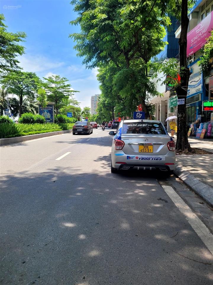 Bán siêu phẩm mặt phố lạc long quân, tây hồ, hà nội, vỉa hè đá bóng, view hồ tây, siêu thoáng