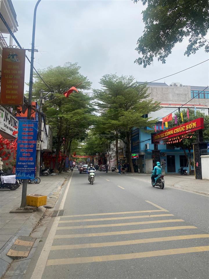 Hộ khẩu phường chương mỹ  2 tỷ hơn có ngay lô đất trung tâm thị trấn chúc sơn cần tìm chủ