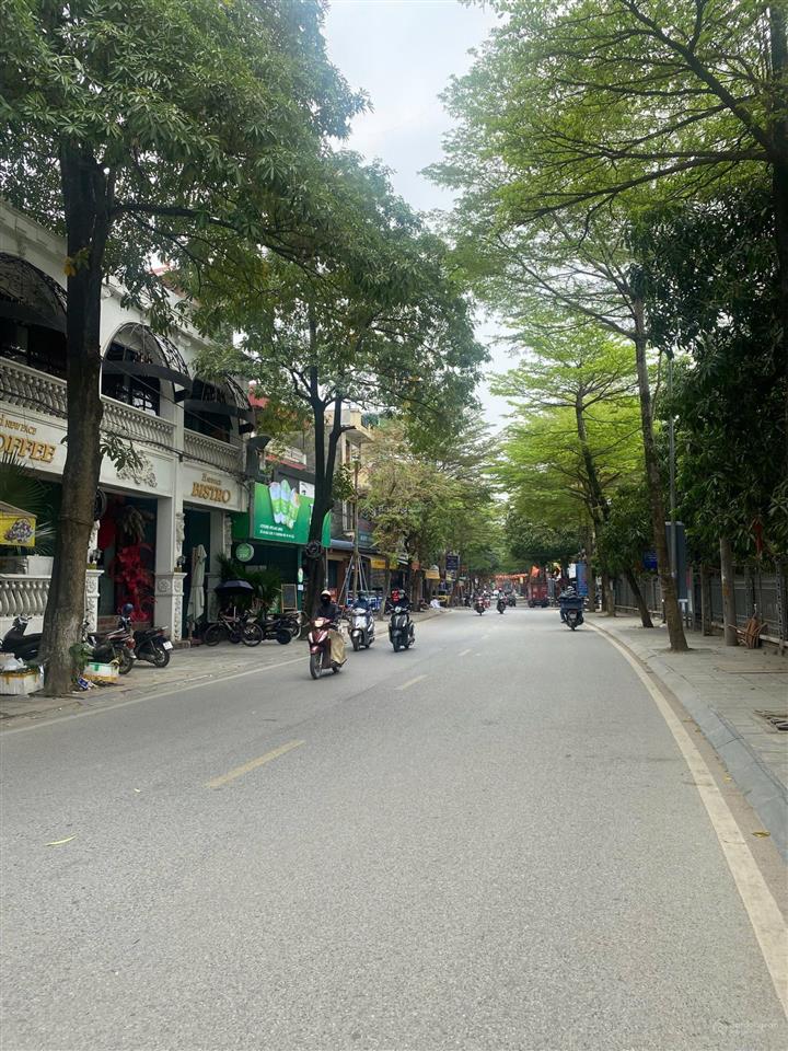 Hộ khẩu phường chương mỹ  2 tỷ hơn có ngay lô đất trung tâm thị trấn chúc sơn cần tìm chủ