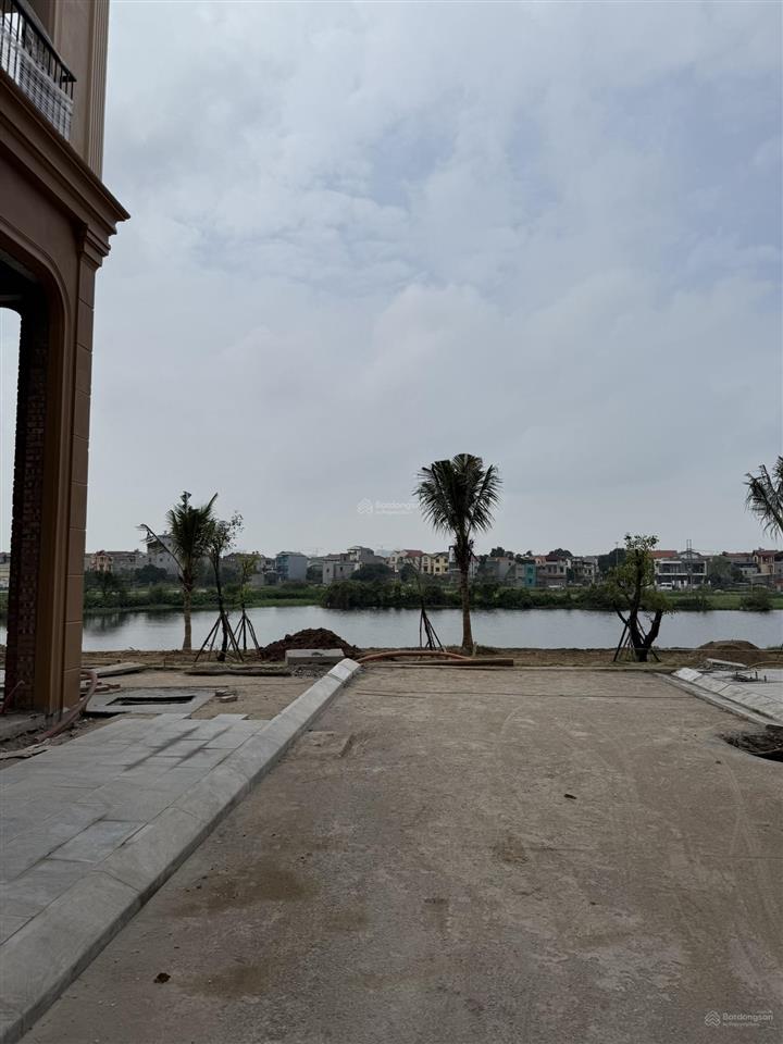 Cần tiền bán gấp căn liền kề vị trí đẹp tại phú thị riverside