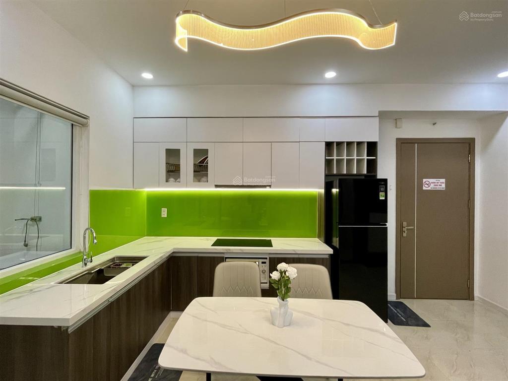 Cho thuê căn góc mặt tiền view chính diện biển và núi cô tiên
