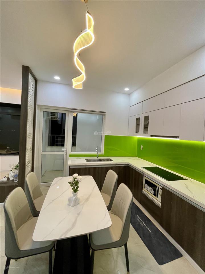 Cho thuê căn góc mặt tiền view chính diện biển và núi cô tiên