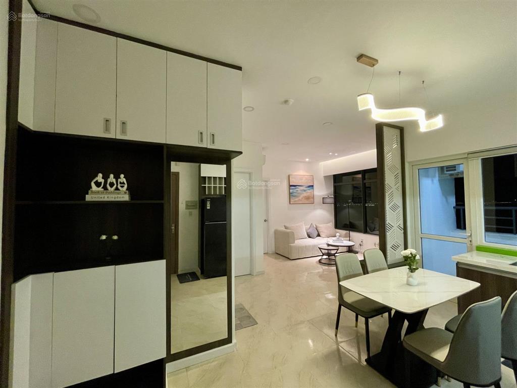 Cho thuê căn góc mặt tiền view chính diện biển và núi cô tiên