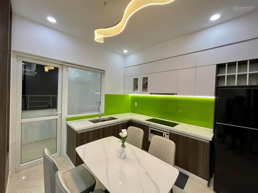 Cho thuê căn góc mặt tiền view chính diện biển và núi cô tiên