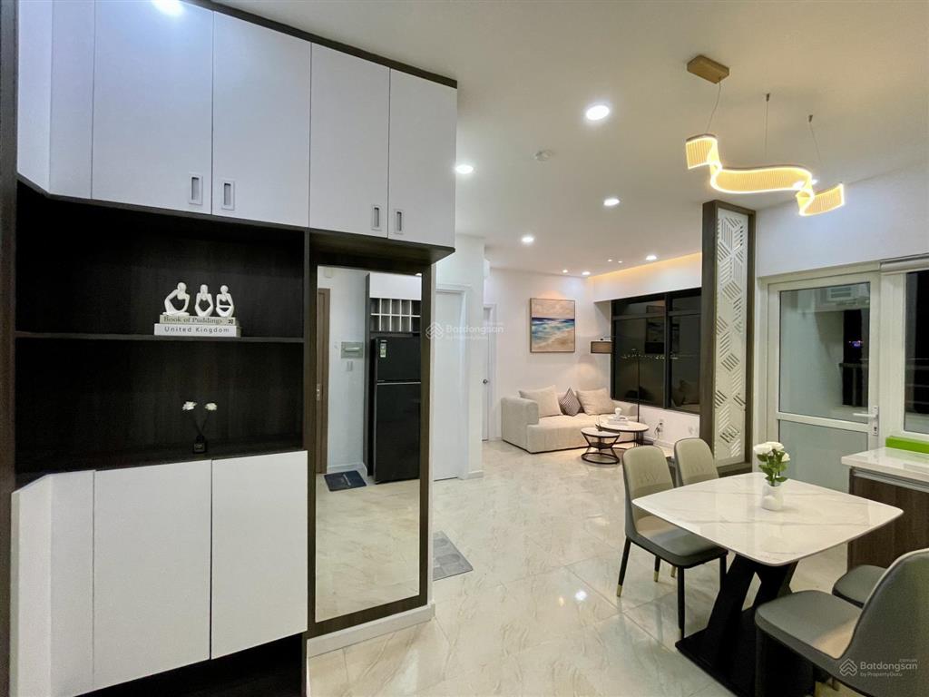 Cho thuê căn góc mặt tiền view chính diện biển và núi cô tiên