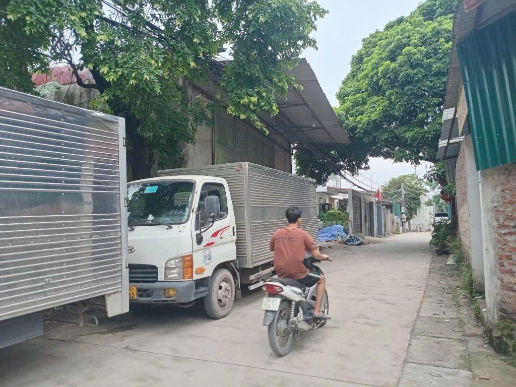 Bán lô đất 320m² Gần khu Tái Định Cư 27ha tại Thị trấn Xuân Mai, cách QL6 hơn 200m. Đường thông ô tô tải đỗ cửa