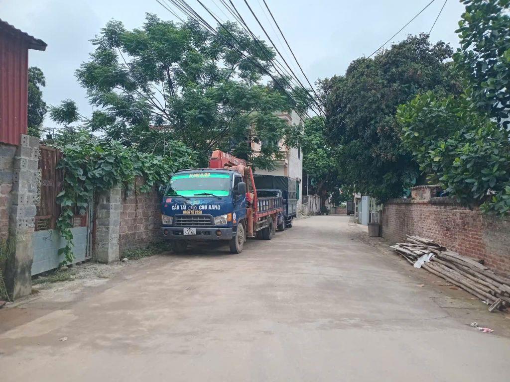 Bán lô đất 320m² Gần khu Tái Định Cư 27ha tại Thị trấn Xuân Mai, cách QL6 hơn 200m. Đường thông ô tô tải đỗ cửa
