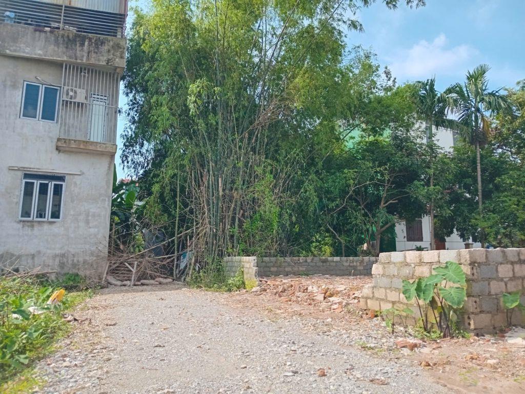🔥 ĐẤT CHÚC SƠN - PHƯỜNG CHƯƠNG MỸ,  🔥 Lô đất 90m2 full thổ cư,  💥 Giá đang tốt.  🚔 Đường ô tô vào tận đất,