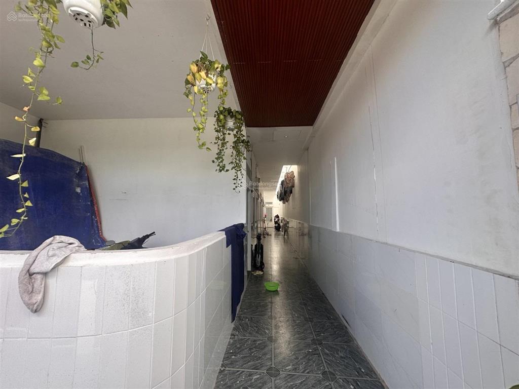 Giảm 1.8 tỷ ngộp bank 6 tỷ dãy trọ 1/ lò lu 144m2  dòng tiền 20tr/tháng