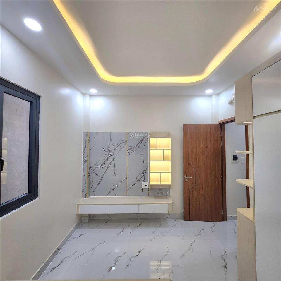 Giảm 800tr  nhà gần vinhomes 62m2 3 tầng tặng nội thất gỗ  giá hời long bình