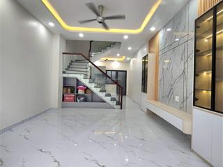 Giảm 800tr  nhà gần vinhomes 62m2 3 tầng tặng nội thất gỗ  giá hời long bình