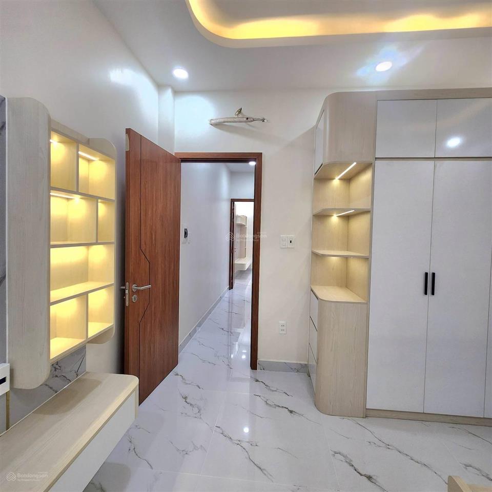 Giảm 800tr  nhà gần vinhomes 62m2 3 tầng tặng nội thất gỗ  giá hời long bình