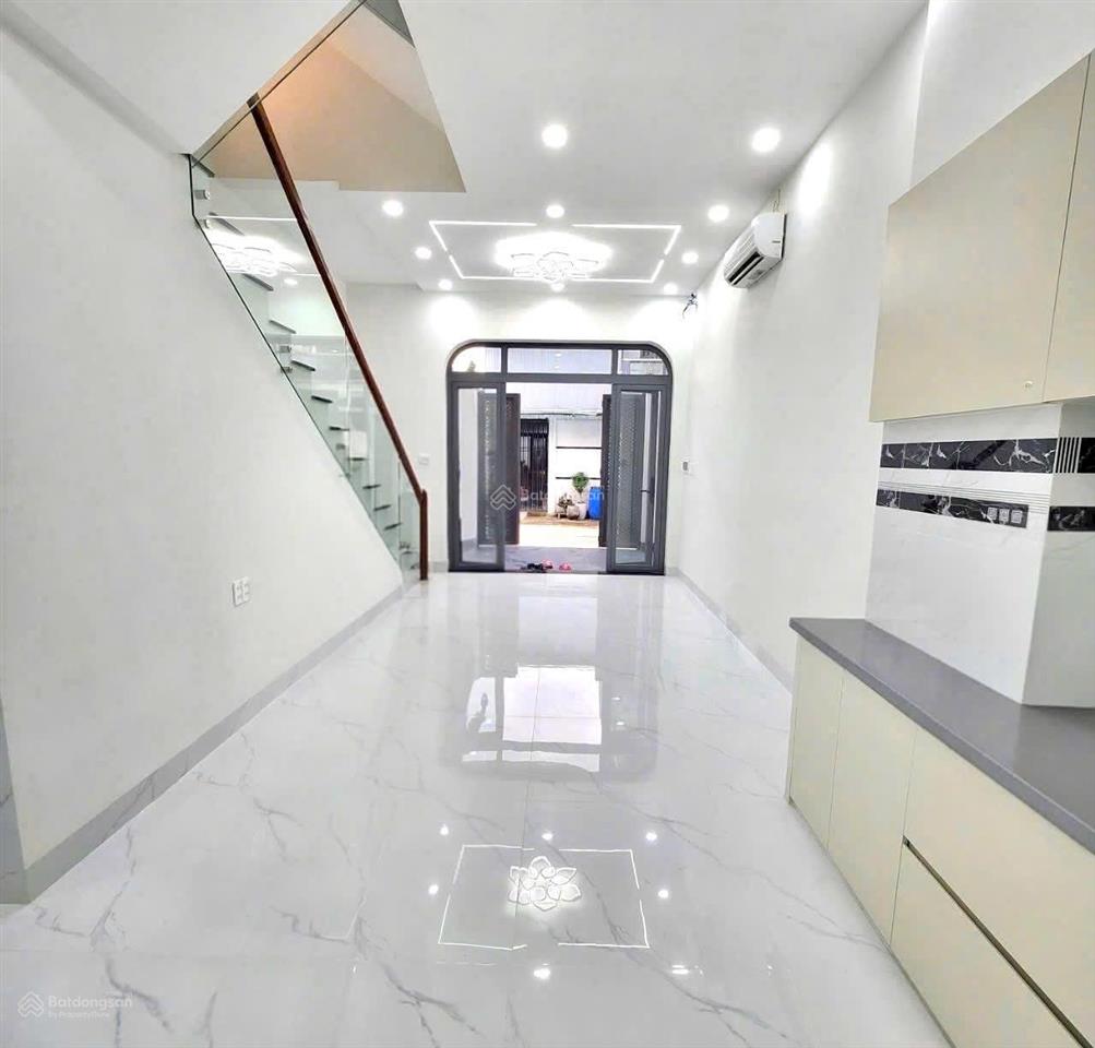 Cứu chủ giảm 6 lần 800tr còn 4.5 tỷ nhà 3 tầng gần vinhomes  mới keng