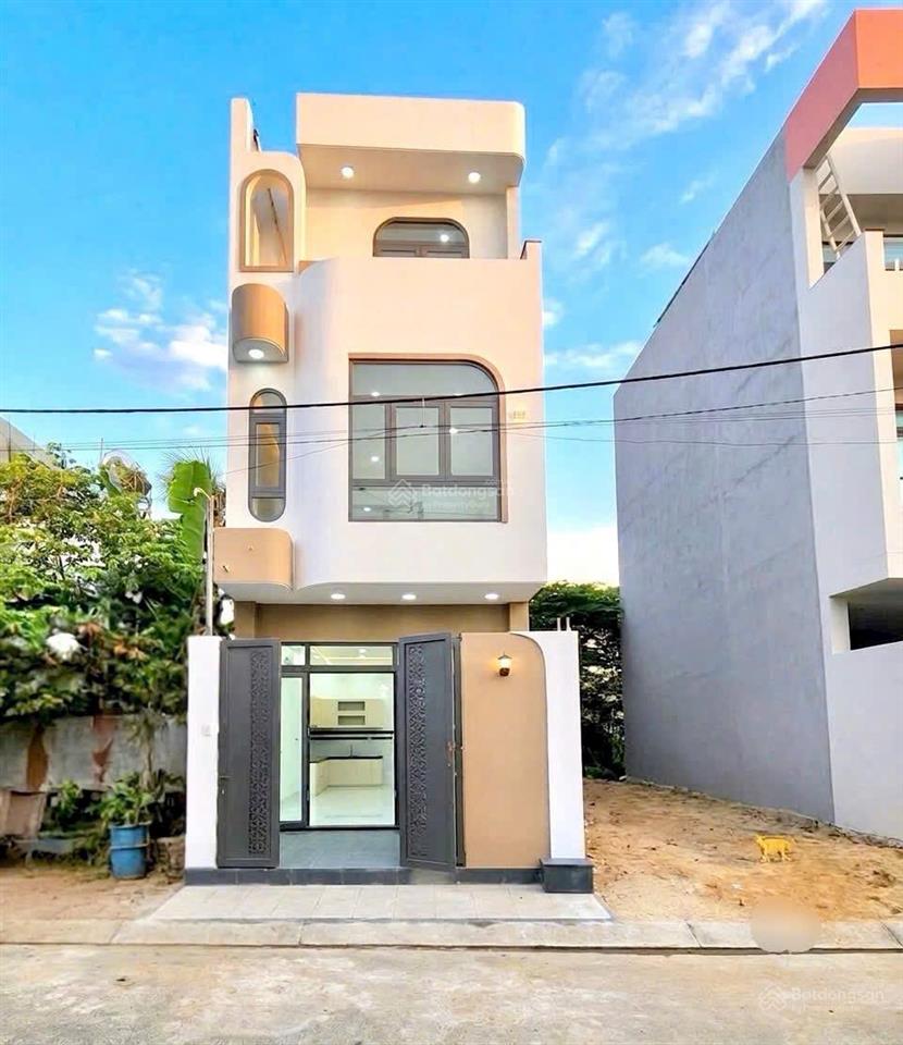 Cứu chủ giảm 6 lần 800tr còn 4.5 tỷ nhà 3 tầng gần vinhomes  mới keng
