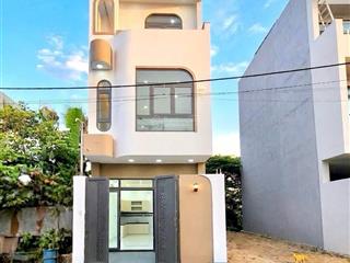 Cứu chủ giảm 6 lần 800tr còn 4.5 tỷ nhà 3 tầng gần vinhomes  mới keng