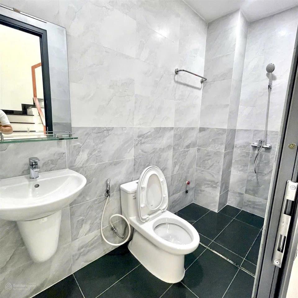 Cứu chủ giảm 6 lần 800tr còn 4.5 tỷ nhà 3 tầng gần vinhomes  mới keng