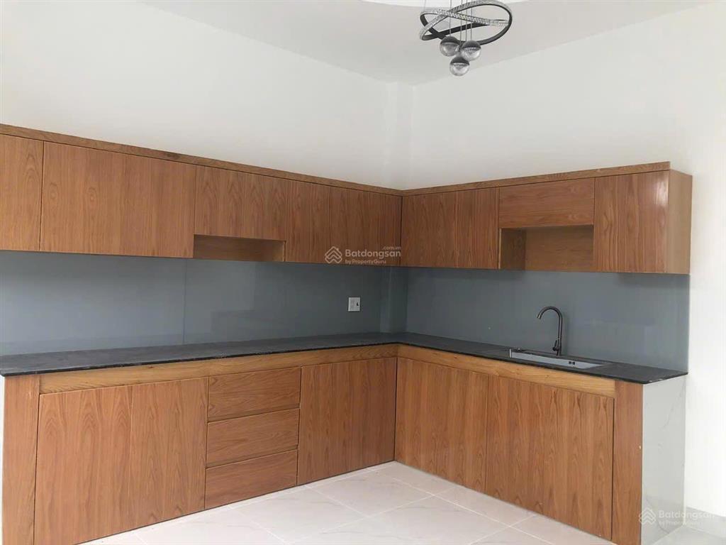 Chủ cần tiền ra gấp nhà đối diện vinhomes q9  80m2 3 tầng mới chỉ nhỉnh 6 tỷ còn bớt