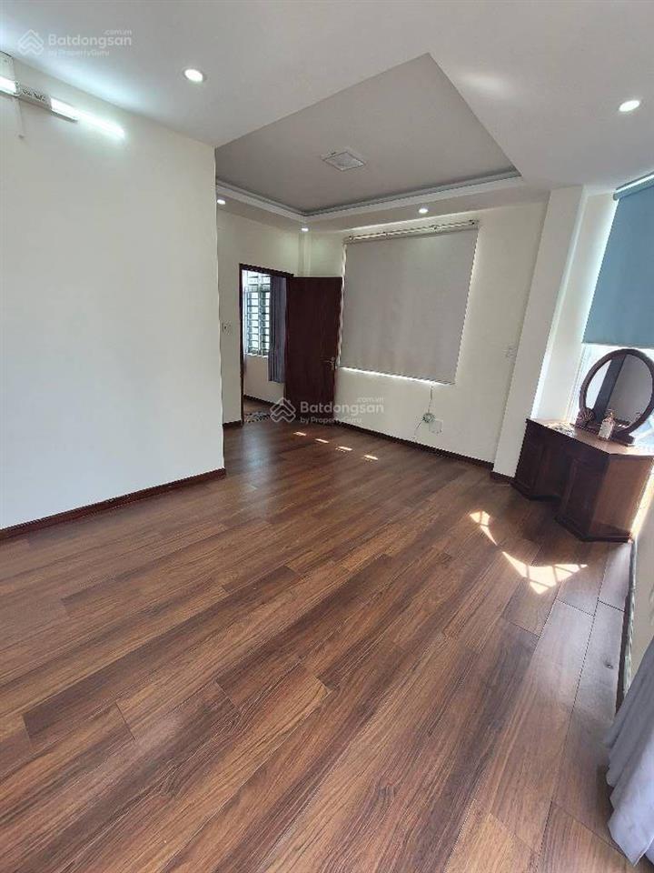 Độc quyền trên thị trường  hẻm xe hơi tránh ngay giải phóng  70m2 công nhận đủ  4 lầu 1 tum