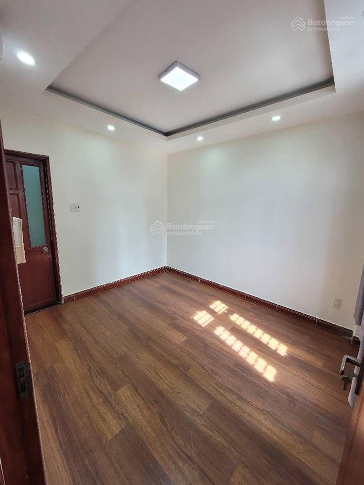 Độc quyền trên thị trường  hẻm xe hơi tránh ngay giải phóng  70m2 công nhận đủ  4 lầu 1 tum